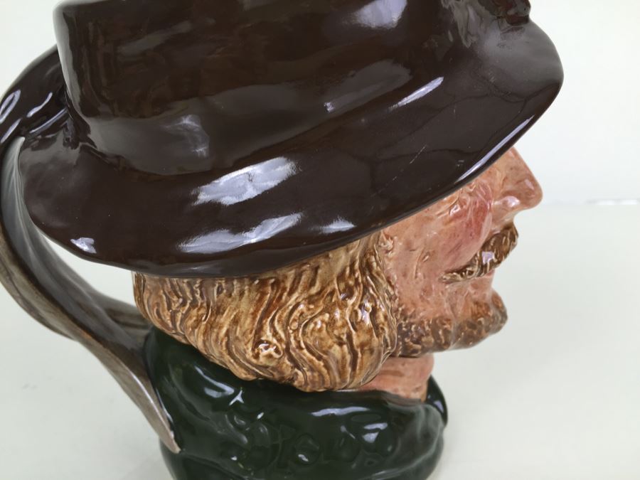 Royal Doulton Large 'Robin Hood' RN847681 Character Pitcher 1946 [Photo 10]