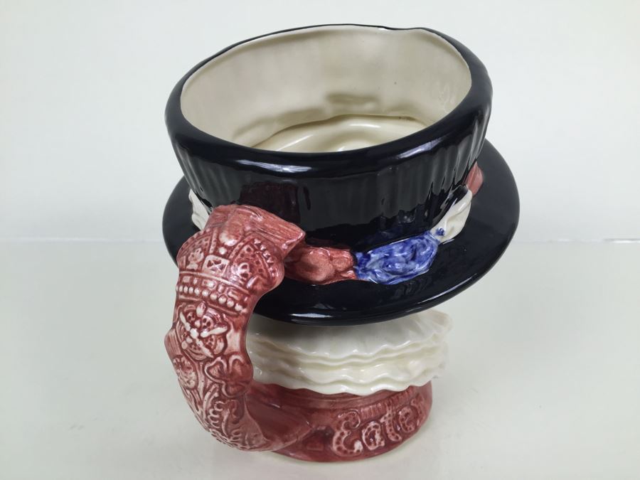 Royal Doulton Large 'Beefeater' D6206 Character Pitcher 1946 [Photo 7]