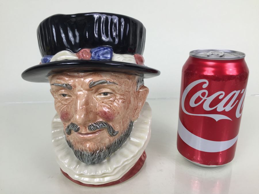 Royal Doulton Large 'Beefeater' D6206 Character Pitcher 1946 [Photo 4]