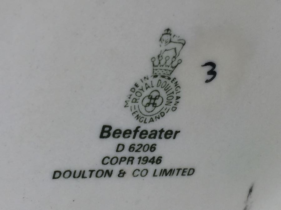 Royal Doulton Large 'Beefeater' D6206 Character Pitcher 1946 [Photo 11]
