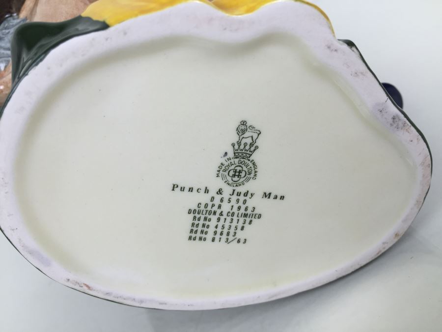 Royal Doulton Large 'Punch & Judy Man' D6590 Character Pitcher 1963 [Photo 3]