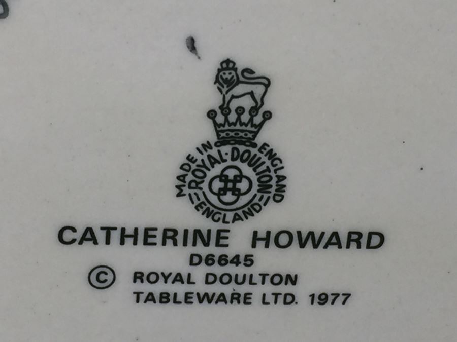 Royal Doulton Large 'Catherine Howard' D6645 Character Pitcher 1977 [Photo 3]