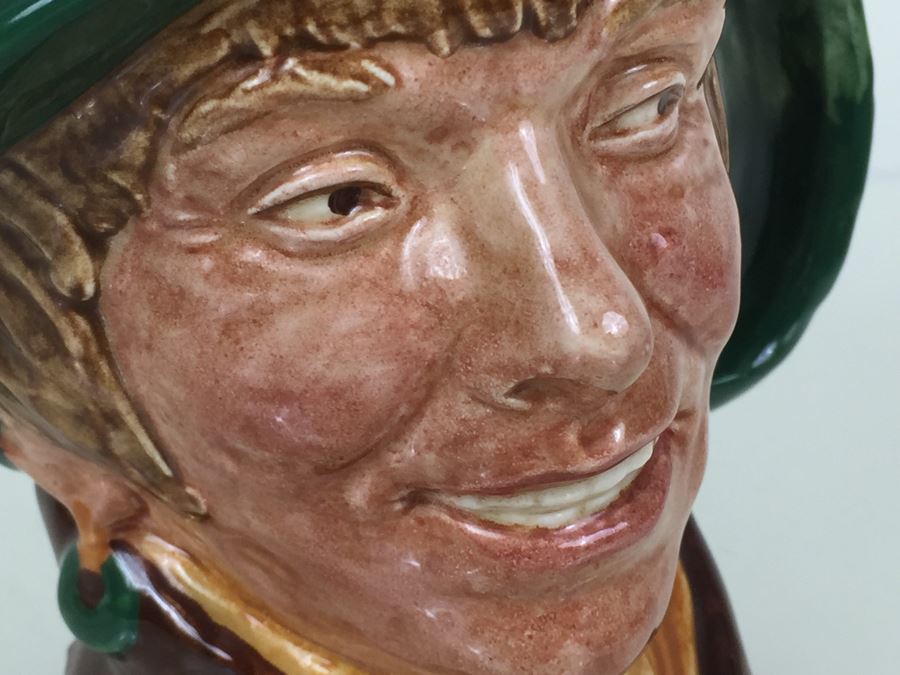 Royal Doulton Large ''arriet' RN847682 Character Pitcher 1946 [Photo 11]