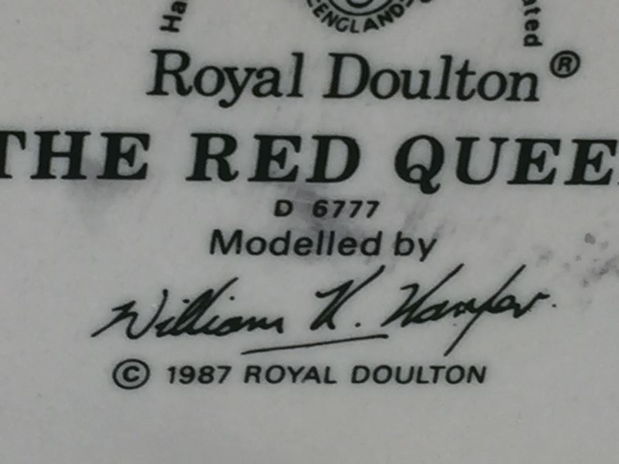 Royal Doulton Large 'The Red Queen' D6777 Character Jug 1987 [Photo 12]