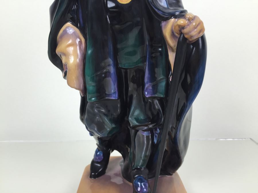 Royal Doulton Large 'King Charles' DM2250 Character Figure [Photo 10]