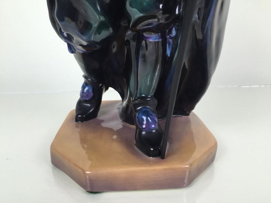 Royal Doulton Large 'King Charles' DM2250 Character Figure [Photo 11]