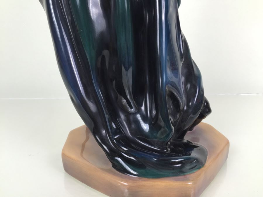 Royal Doulton Large 'King Charles' DM2250 Character Figure [Photo 16]