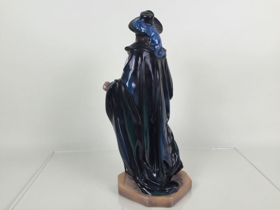 Royal Doulton Large 'King Charles' DM2250 Character Figure [Photo 13]