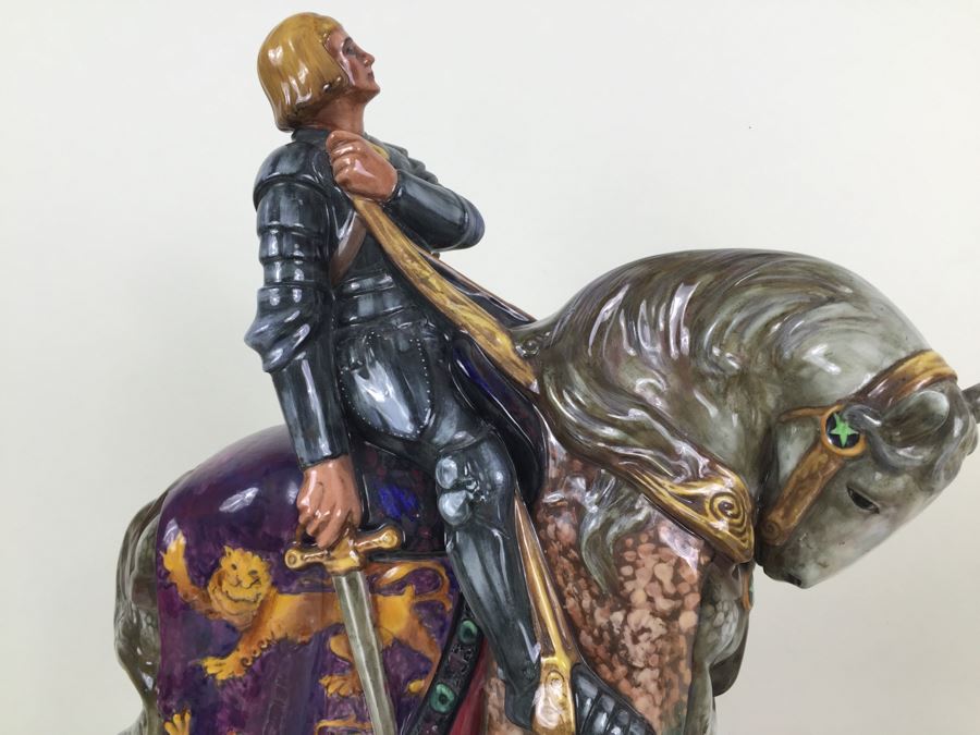 Royal Doulton Large 'St. George' HN2067 Character Figure With Wooden Base Stand [Photo 7]