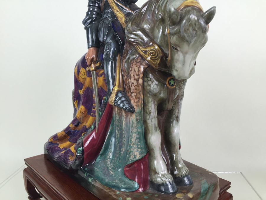 Royal Doulton Large 'St. George' HN2067 Character Figure With Wooden Base Stand [Photo 13]