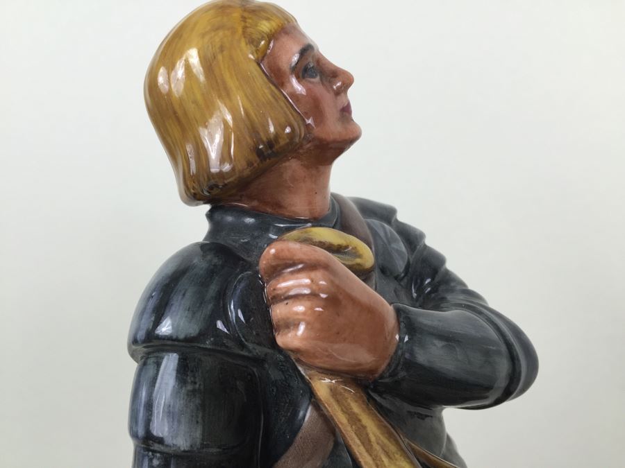 Royal Doulton Large 'St. George' HN2067 Character Figure With Wooden Base Stand [Photo 6]