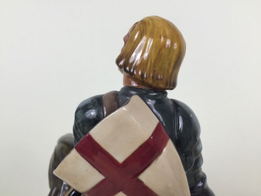Royal Doulton Large 'St. George' HN2067 Character Figure With Wooden Base Stand [Photo 29]