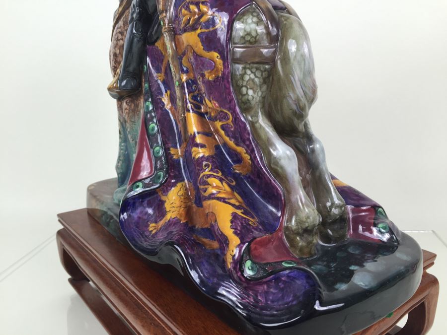 Royal Doulton Large 'St. George' HN2067 Character Figure With Wooden Base Stand [Photo 26]