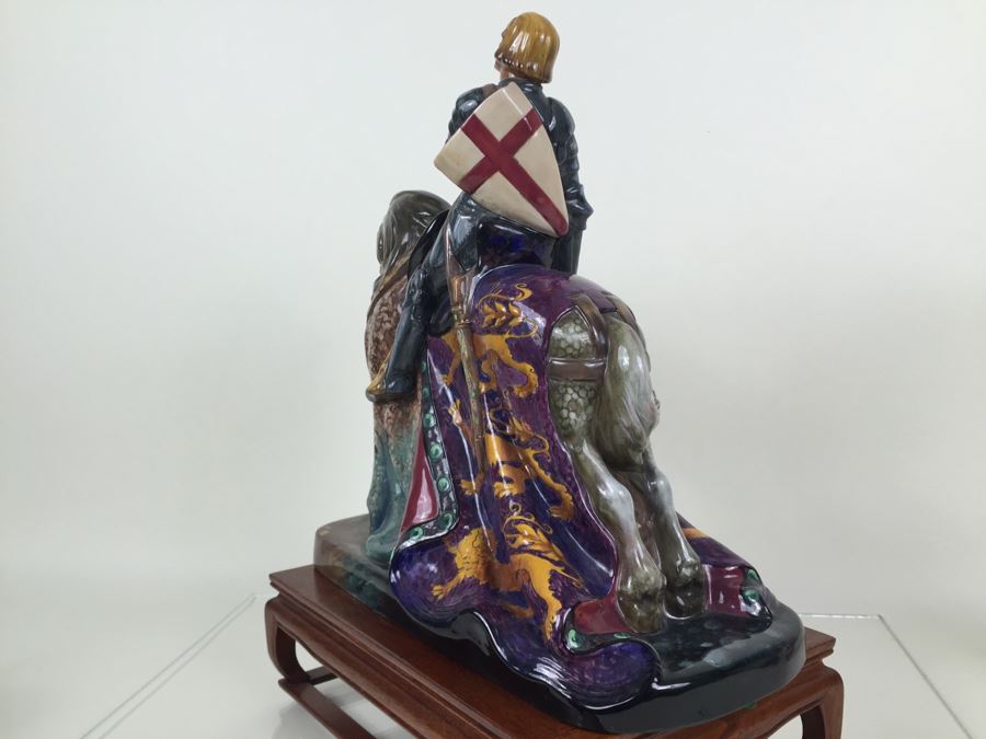 Royal Doulton Large 'St. George' HN2067 Character Figure With Wooden Base Stand [Photo 25]