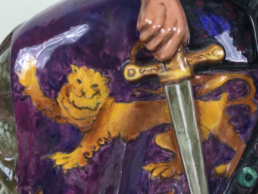 Royal Doulton Large 'St. George' HN2067 Character Figure With Wooden Base Stand [Photo 10]