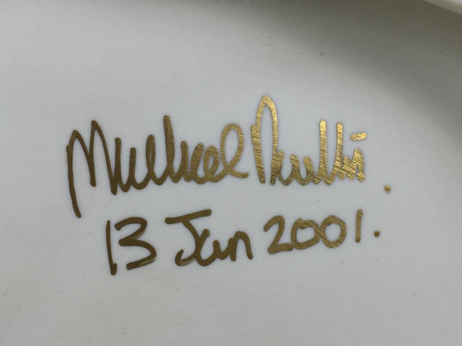 Royal Doulton Large 'General Washington At Prayer Winter At Valley Forge 1777-1778' HN2861 Character Figure With Wooden Bas 1974 Limited Edition 184 Of 750 Signed By Michael Doulton And Sculptor Laszlo Ispanky Matte Finish Estimate $2,400 [Photo 21]