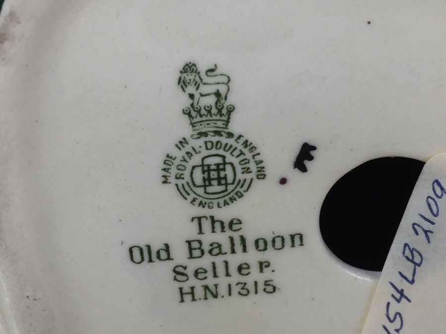 Royal Doulton Large 'Old Balloon Seller' HN1315 Character Figure [Photo 11]