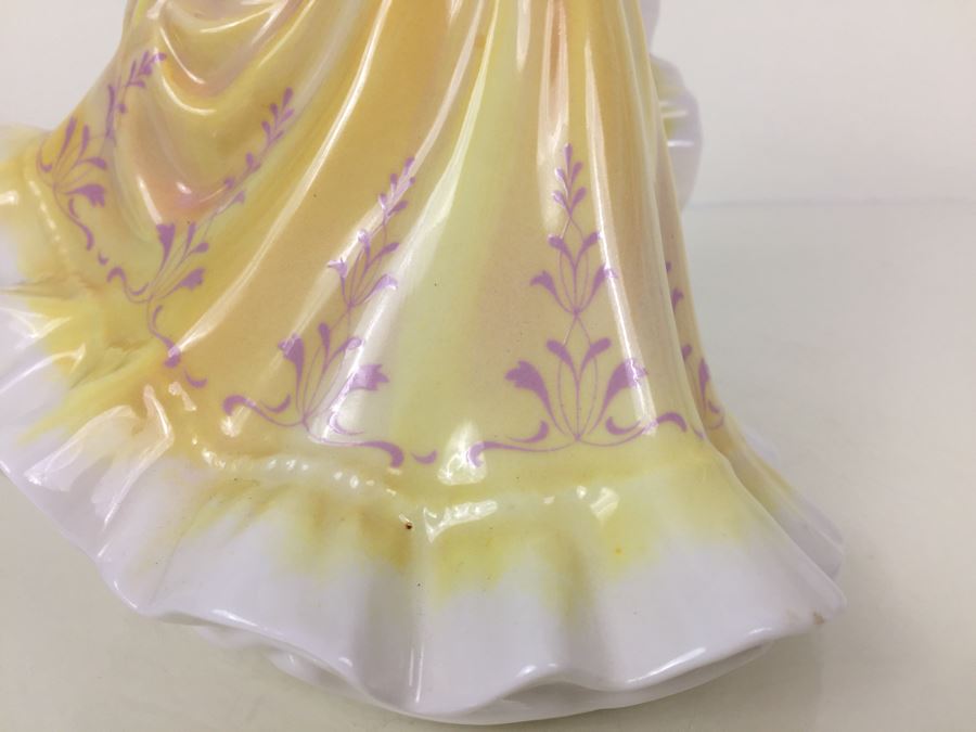 Royal Doulton Large 'Ninette' HN2379 Figurine 1970 [Photo 8]