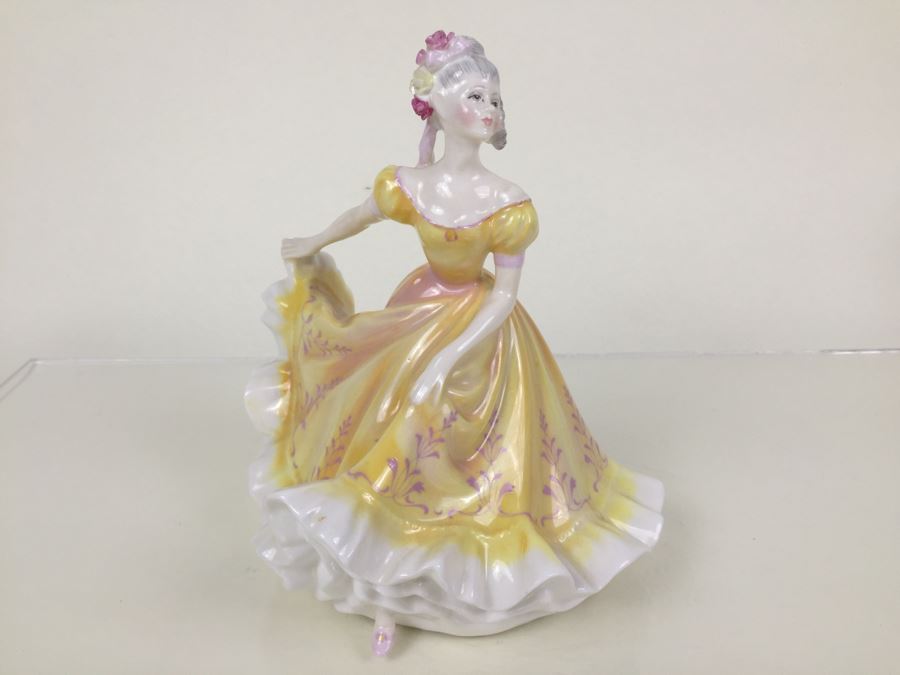 Royal Doulton Large 'Ninette' HN2379 Figurine 1970 [Photo 1]