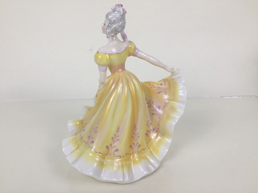 Royal Doulton Large 'Ninette' HN2379 Figurine 1970 [Photo 9]