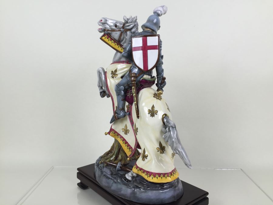 Royal Doulton Large 'St. George and The Dragon' HN2856 Figure Retails For $7,000 [Photo 30]