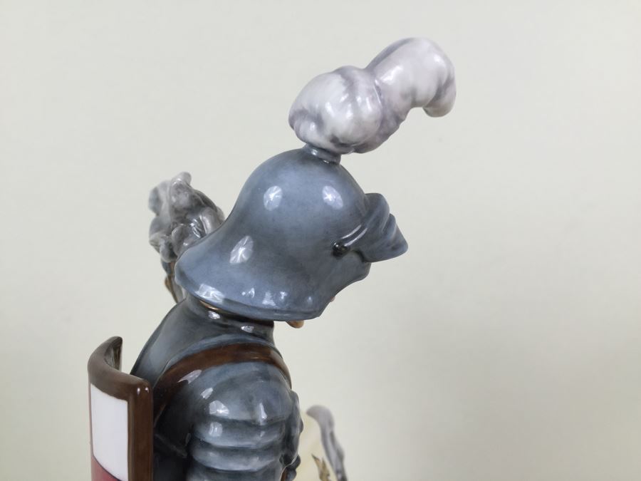 Royal Doulton Large 'St. George and The Dragon' HN2856 Figure Retails For $7,000 [Photo 33]