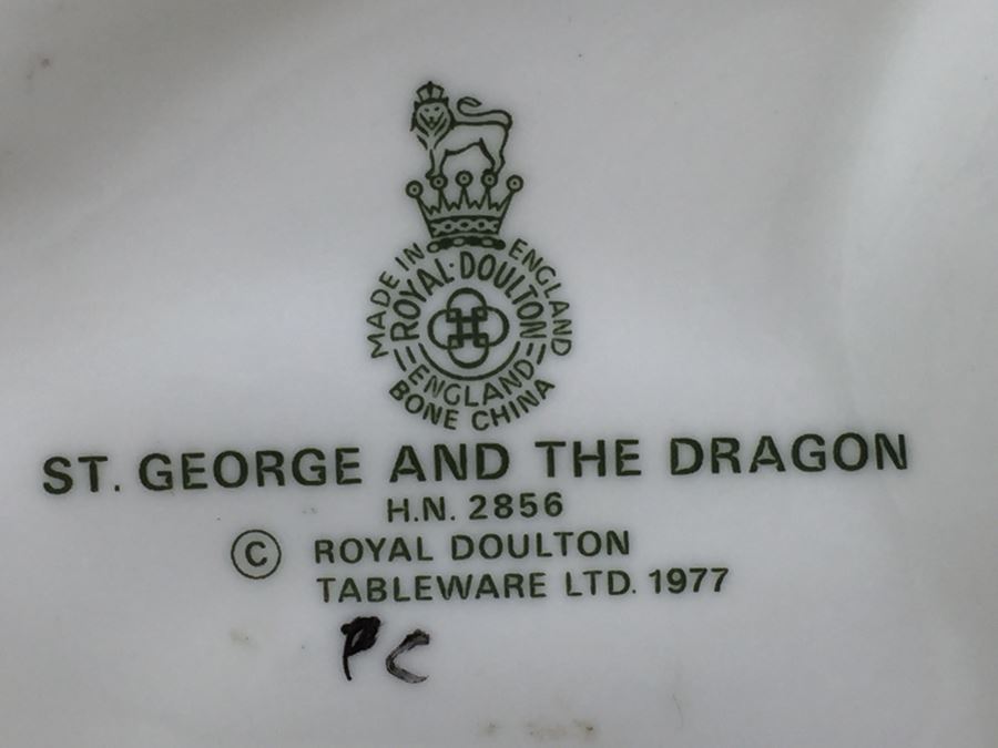Royal Doulton Large 'St. George and The Dragon' HN2856 Figure Retails For $7,000 [Photo 3]