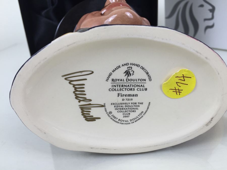 Royal Doulton Large 'Fireman' D7215 Character Jug With Box Signed 2007 Exclusively For The Royal Doulton International Collectors Club [Photo 3]