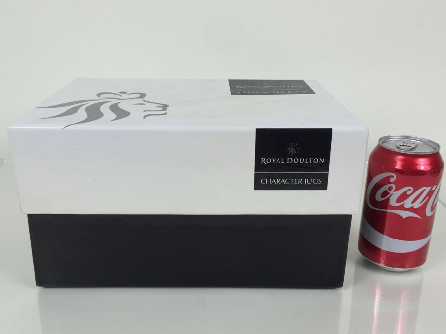 Royal Doulton Large 'North Staffordshire Fife Player' D7217 Character Jug With Box 2006 Exclusively For The Royal Doulton International Collectors Club [Photo 4]