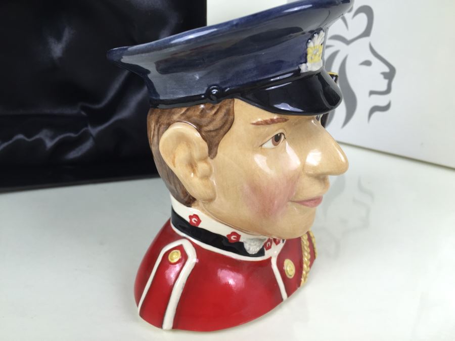 Royal Doulton Large 'North Staffordshire Fife Player' D7217 Character Jug With Box 2006 Exclusively For The Royal Doulton International Collectors Club [Photo 2]