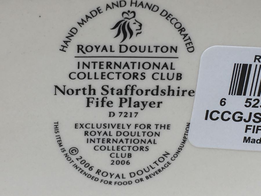 Royal Doulton Large 'North Staffordshire Fife Player' D7217 Character Jug With Box 2006 Exclusively For The Royal Doulton International Collectors Club [Photo 3]