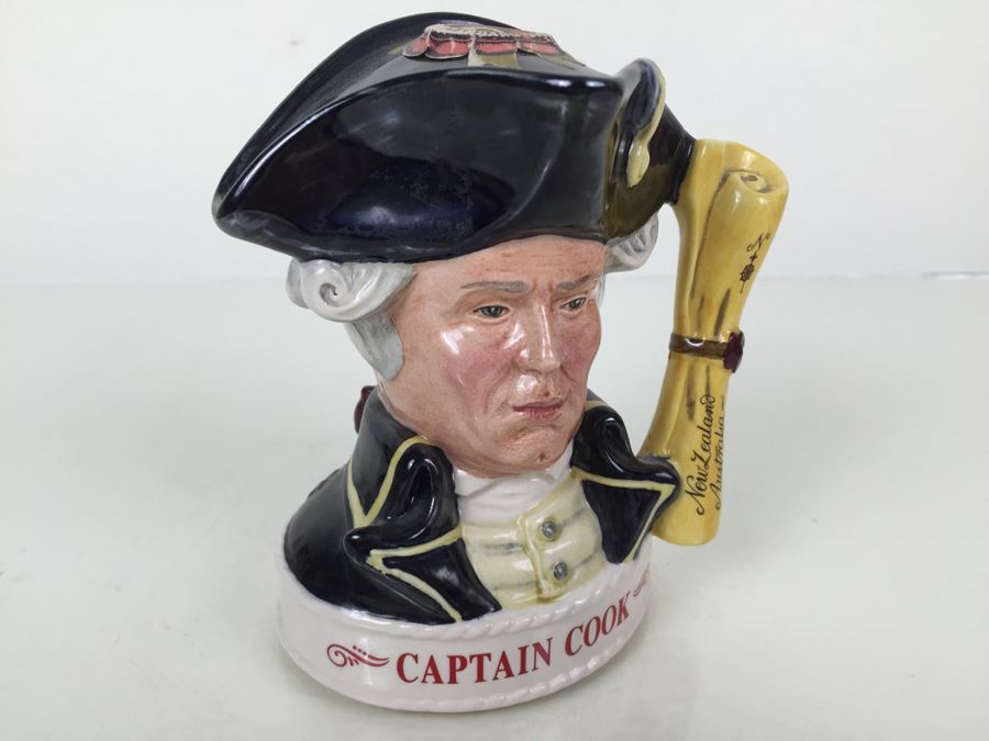 Royal Doulton Small 'Captain Cook' Character Jug Jim Beam Liquor Decanter [Photo 3]