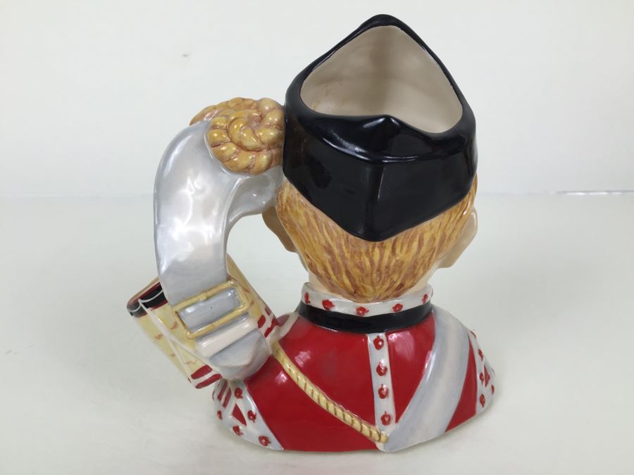 Royal Doulton Medium 'North Staffordshire Drummer Boy' D7211 Character Jug 2005 Exclusively For The Royal Doulton International Collectors Club [Photo 7]