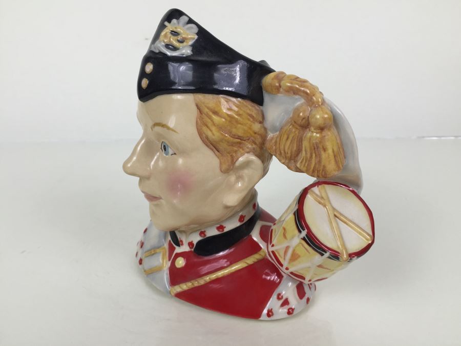 Royal Doulton Medium 'North Staffordshire Drummer Boy' D7211 Character Jug 2005 Exclusively For The Royal Doulton International Collectors Club [Photo 5]