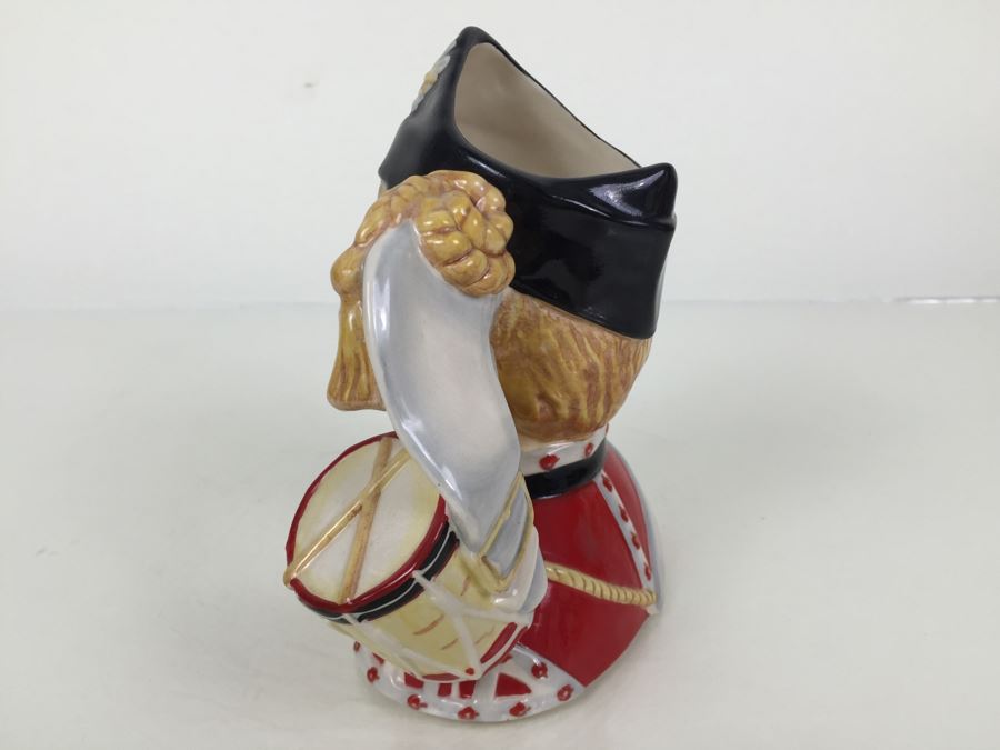 Royal Doulton Medium 'North Staffordshire Drummer Boy' D7211 Character Jug 2005 Exclusively For The Royal Doulton International Collectors Club [Photo 6]