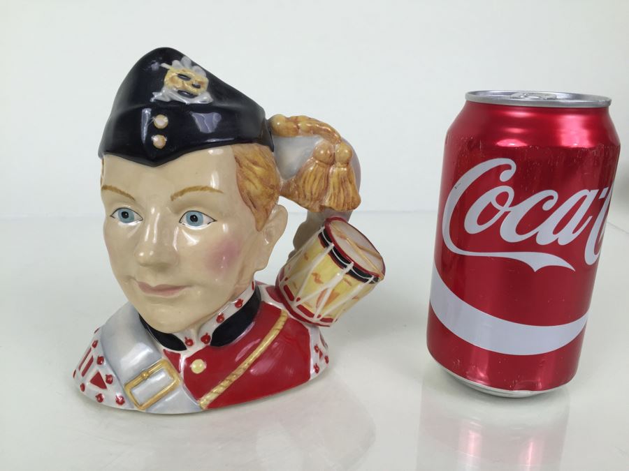 Royal Doulton Medium 'North Staffordshire Drummer Boy' D7211 Character Jug 2005 Exclusively For The Royal Doulton International Collectors Club [Photo 4]