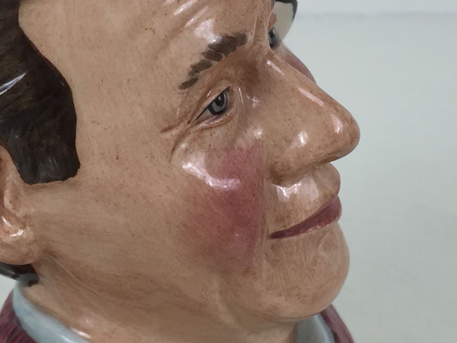 Royal Doulton Small Character Jug 'The Jug Collector' D7147 1999 [Photo 11]