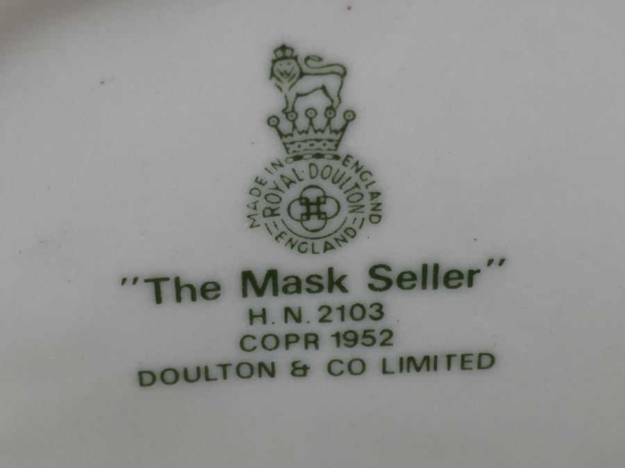 Royal Doulton Figure 'The Mask Seller' HN2103 1952 [Photo 15]