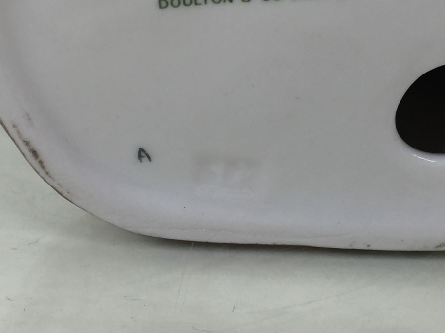 Royal Doulton Figure 'The Mask Seller' HN2103 1952 [Photo 14]