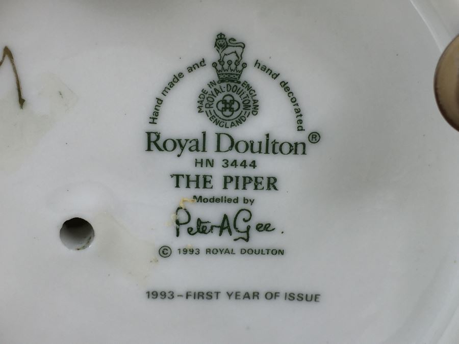 Royal Doulton Figure 'The Piper' HN3444 1993 First Year Of Issue [Photo 15]