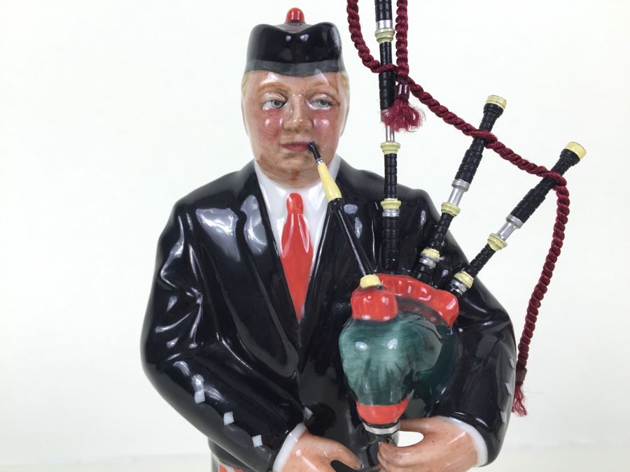 Royal Doulton Figure 'The Piper' HN3444 1993 First Year Of Issue [Photo 2]