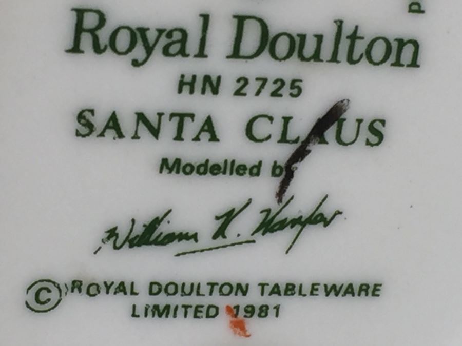 Royal Doulton Large Figure 'Santa Claus' HN2725 1981 [Photo 14]