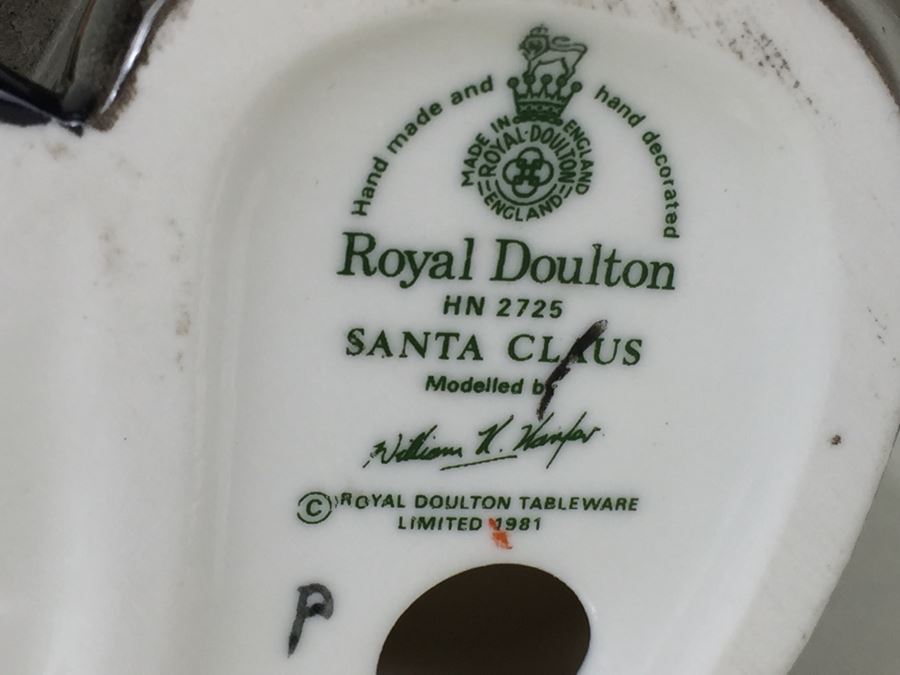 Royal Doulton Large Figure 'Santa Claus' HN2725 1981 [Photo 13]