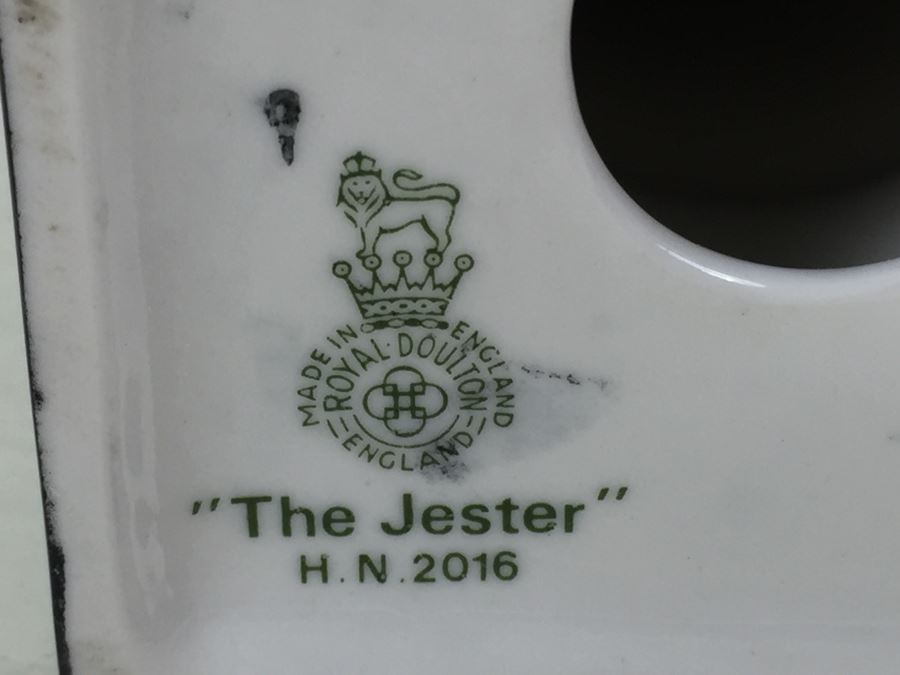 Royal Doulton Figure 'The Jester' HN2016 [Photo 12]