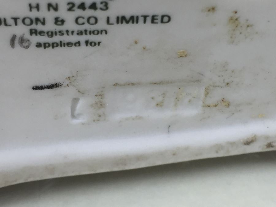 Royal Doulton Figure 'The Judge' HN2443 Matte Finish [Photo 13]