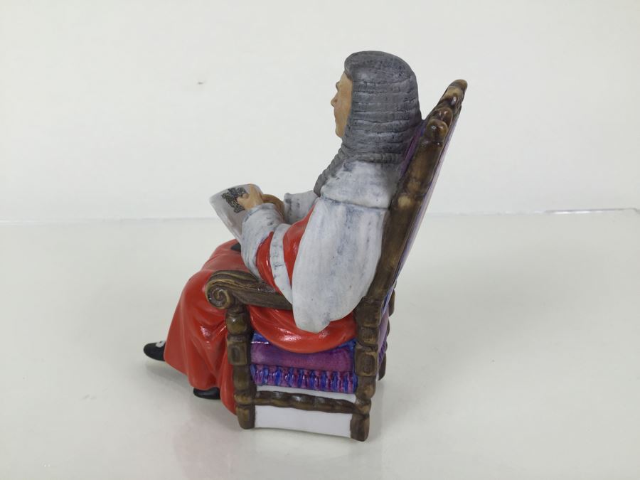 Royal Doulton Figure 'The Judge' HN2443 Matte Finish [Photo 7]