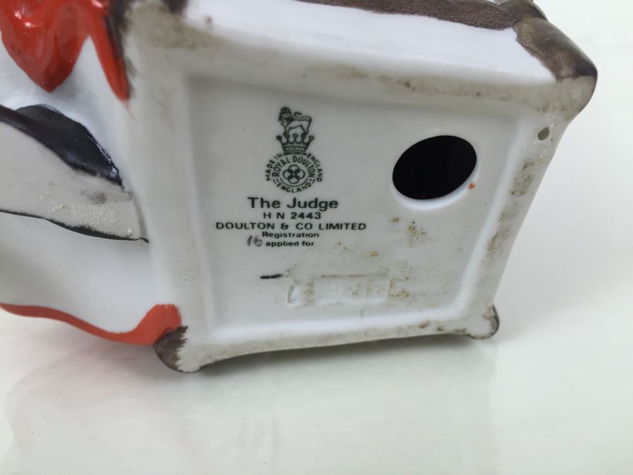 Royal Doulton Figure 'The Judge' HN2443 Matte Finish [Photo 3]