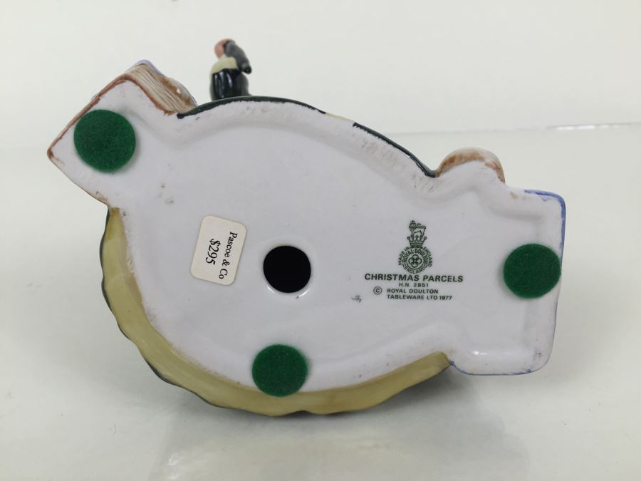 Royal Doulton Figure 'Christmas Parcels' HN2851 1977 [Photo 3]