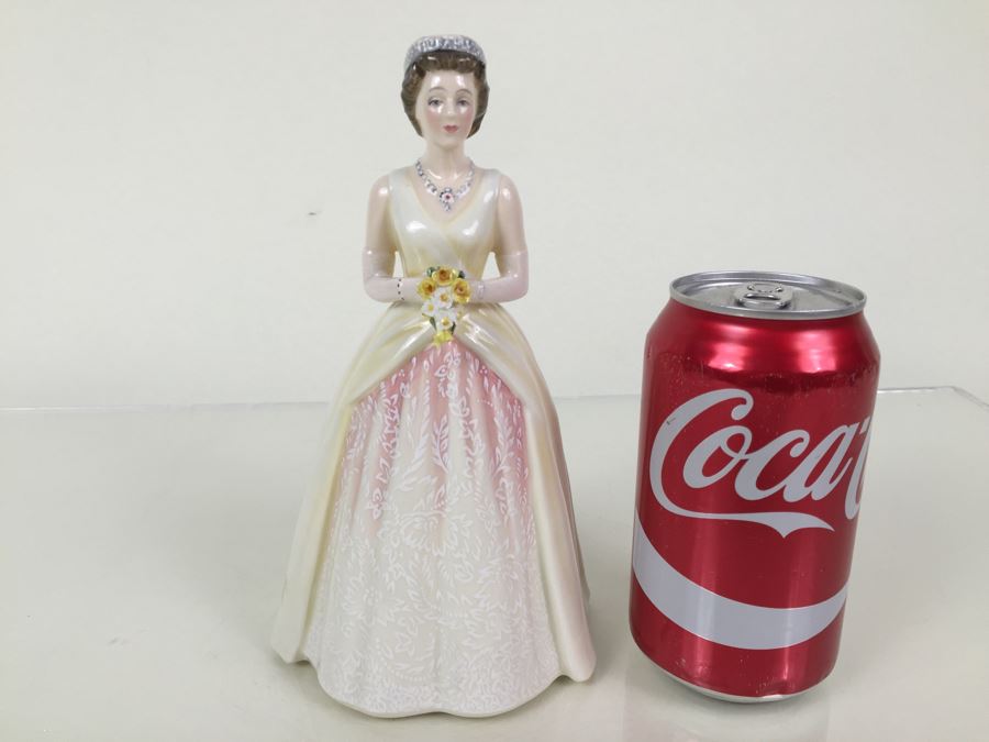 Royal Doulton Figure 'Her Majesty Queen Elizabeth II' HN3440 1992 Limited Edition 1,277 Of 3,500 [Photo 4]