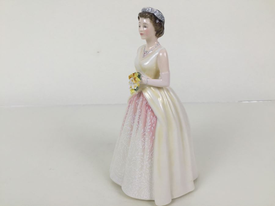 Royal Doulton Figure 'Her Majesty Queen Elizabeth II' HN3440 1992 Limited Edition 1,277 Of 3,500 [Photo 2]
